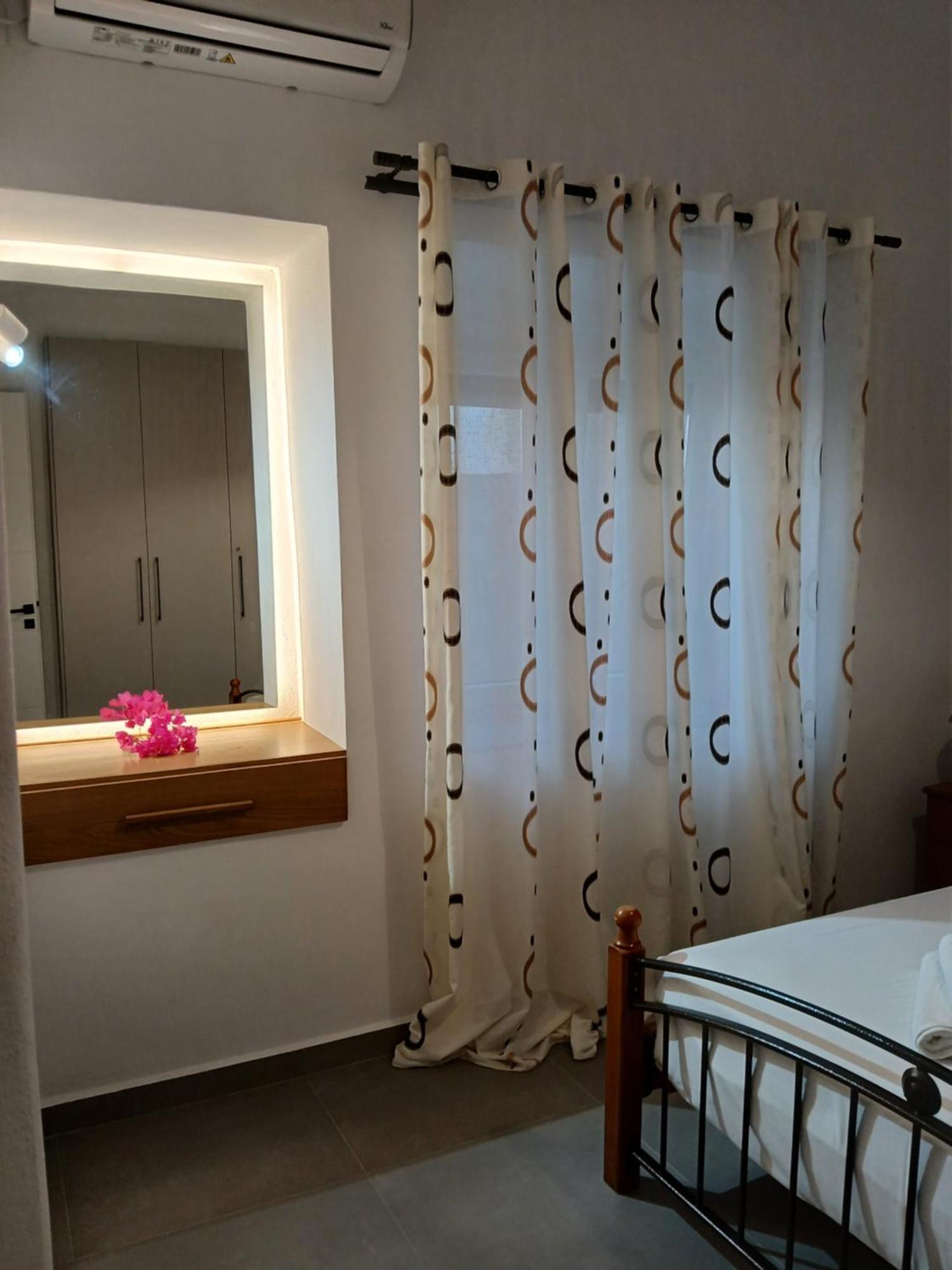 Panorama Apartment Ermoupoli Bagian luar foto