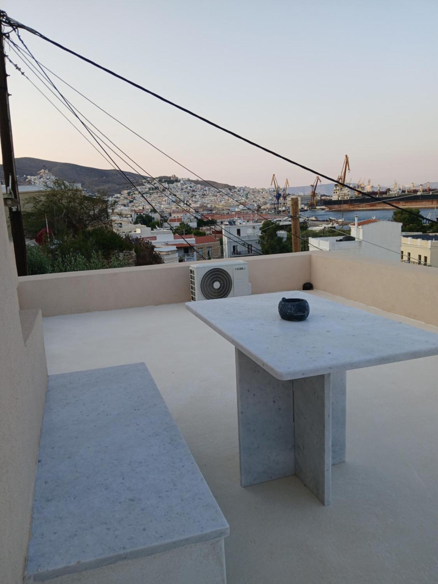 Panorama Apartment Ermoupoli Bagian luar foto